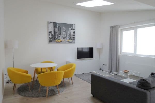 Pronájem bytu 2+1 60 m², Stuttgart, Bádensko-Württembersko Pronájem bytu 2+1 60 m², Stuttgart, Bádensko-Württembersko