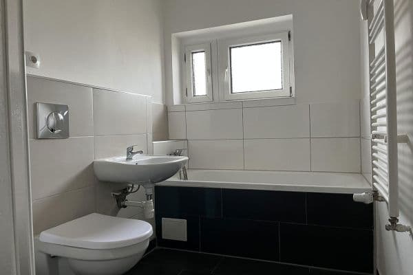 Pronájem bytu 3+1 76 m², Leipziger Straße 132, Cvikov, Sasko Pronájem bytu 3+1 76 m², Leipziger Straße 132, Cvikov, Sasko