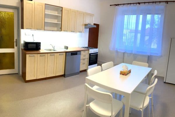 Pronájem bytu 3+1 90 m², Krkoškova, Brno Pronájem bytu 3+1 90 m², Krkoškova, Brno