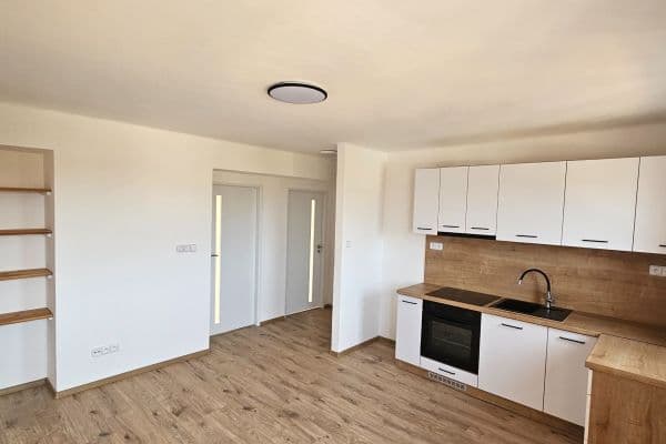 Pronájem bytu 3+kk 61 m², Karlovarská, Lubenec Pronájem bytu 3+kk 61 m², Karlovarská, Lubenec