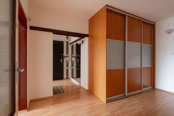 Pronájem bytu 3+1 73 m², Pod Lysinami, Praha Pronájem bytu 3+1 73 m², Pod Lysinami, Praha