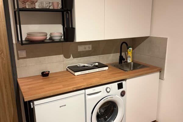 Pronájem bytu 1+kk 19 m², Nádražní, Ostrava, Moravskoslezský kraj Pronájem bytu 1+kk 19 m², Nádražní, Ostrava, Moravskoslezský kraj