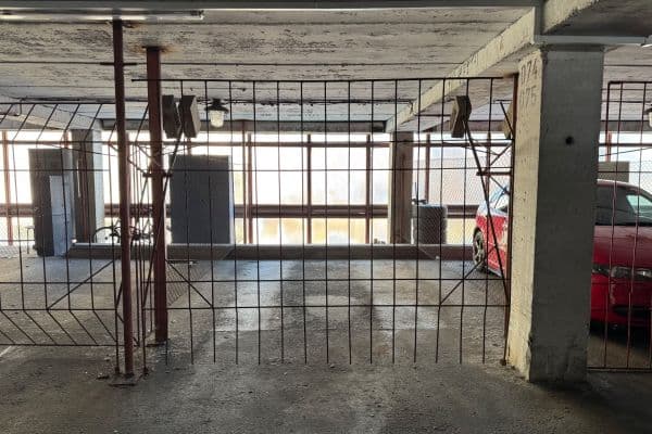 Pronájem garáže 18 m², Lovosická, Praha Pronájem garáže 18 m², Lovosická, Praha