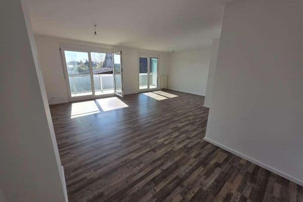 Pronájem bytu 2+1 72 m², Schwechat Pronájem bytu 2+1 72 m², Schwechat