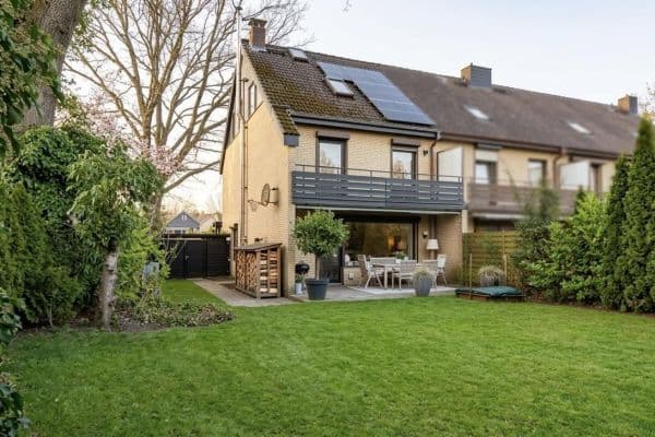 Prodej domu 149 m², pozemek 406 m², Hamburg Prodej domu 149 m², pozemek 406 m², Hamburg