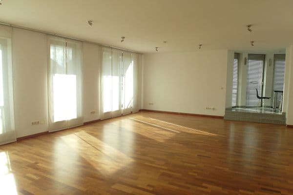 Pronájem bytu 5+1 174 m², Neusser Straße 26b, Meerbusch Pronájem bytu 5+1 174 m², Neusser Straße 26b, Meerbusch