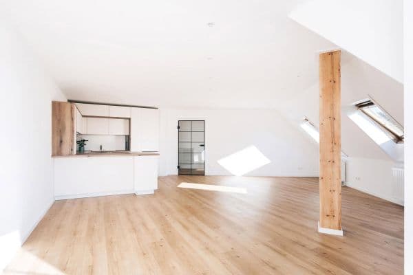 Prodej bytu 2+1 71 m², Meußlitzer Straße, Dresden Prodej bytu 2+1 71 m², Meußlitzer Straße, Dresden