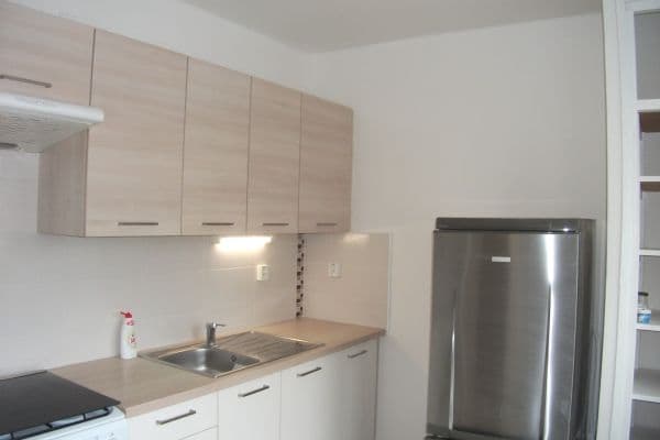 Pronájem bytu 3+1 68 m², Rustaveliho, Bratislava Pronájem bytu 3+1 68 m², Rustaveliho, Bratislava