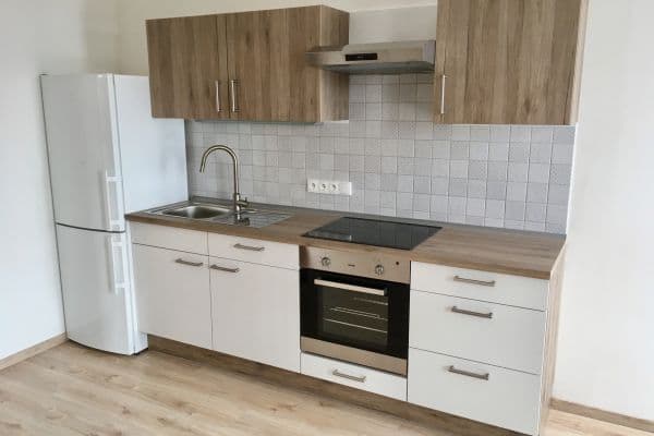 Pronájem bytu 2+kk 45 m², Luženská, Rakovník, Středočeský kraj Pronájem bytu 2+kk 45 m², Luženská, Rakovník, Středočeský kraj