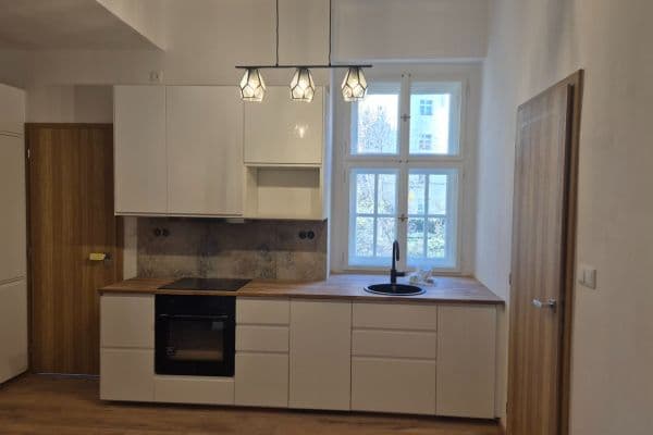 Pronájem bytu 1+kk 27 m², Bělehradská, Praha, Praha Pronájem bytu 1+kk 27 m², Bělehradská, Praha, Praha