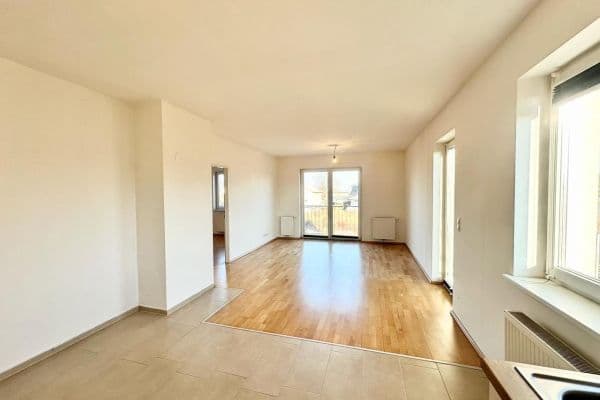 Pronájem bytu 2+1 55 m², Strasshof an der Nordbahn Pronájem bytu 2+1 55 m², Strasshof an der Nordbahn