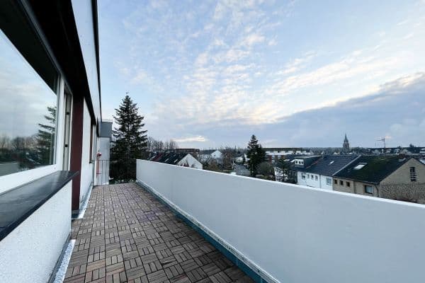 Prodej bytu 2+1 70 m², Köln Prodej bytu 2+1 70 m², Köln