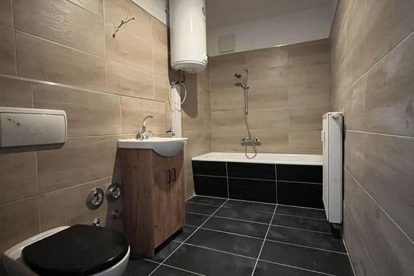 Pronájem bytu 3+1 79 m², Thomas-Mann-Straße 13, Cvikov, Sasko Pronájem bytu 3+1 79 m², Thomas-Mann-Straße 13, Cvikov, Sasko