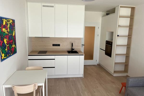 Pronájem bytu 1+kk 32 m², Poděbradská, Praha Pronájem bytu 1+kk 32 m², Poděbradská, Praha
