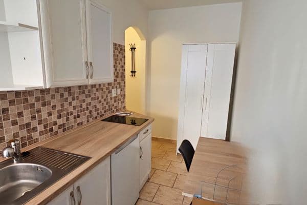 Pronájem bytu 1+kk 20 m², Klatovská, Plzeň Pronájem bytu 1+kk 20 m², Klatovská, Plzeň