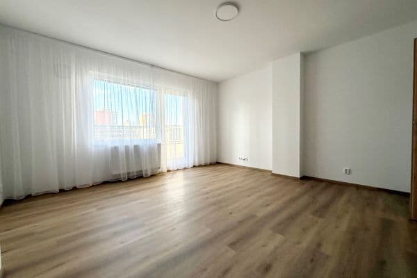 Pronájem bytu 1+kk 34 m², Mochovská, Praha Pronájem bytu 1+kk 34 m², Mochovská, Praha