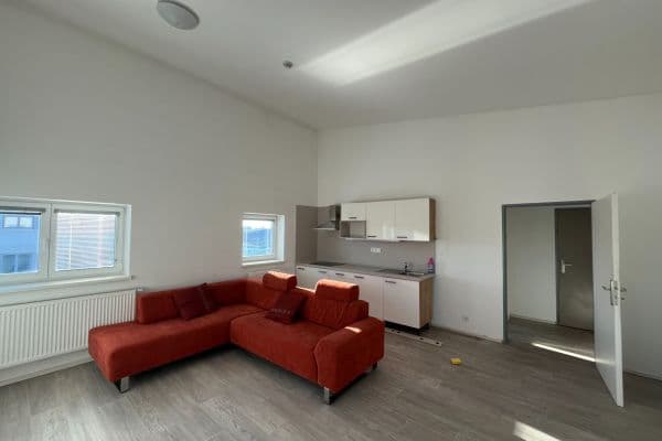 Pronájem bytu 1+kk 45 m², U Uhříněveské obory, Praha Pronájem bytu 1+kk 45 m², U Uhříněveské obory, Praha