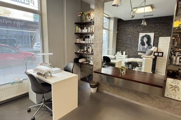 Pronájem nebytového prostoru 25 m², Tusarova, Praha Pronájem nebytového prostoru 25 m², Tusarova, Praha