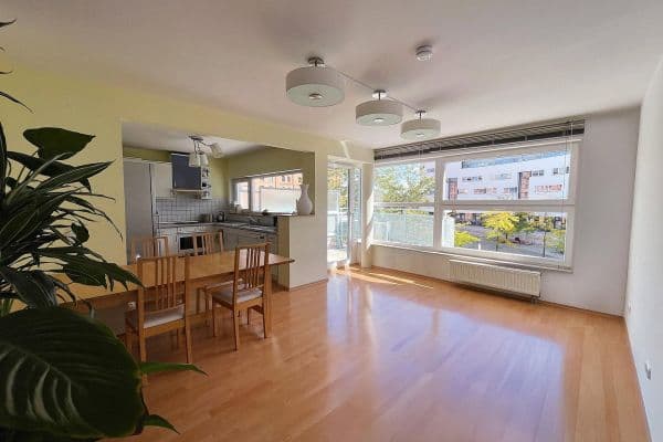 Prodej bytu 3+1 84 m², Am Speicher, 5, Berlin, Berlín Prodej bytu 3+1 84 m², Am Speicher, 5, Berlin, Berlín