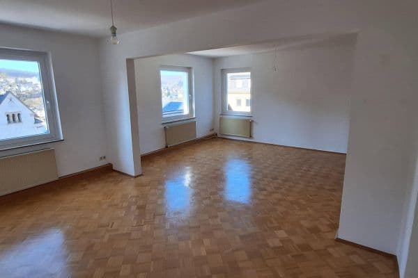 Pronájem bytu 4+1 107 m², St.Michael-Str. 20, Siegen, Severní Porýní-Vestfálsko Pronájem bytu 4+1 107 m², St.Michael-Str. 20, Siegen, Severní Porýní-Vestfálsko