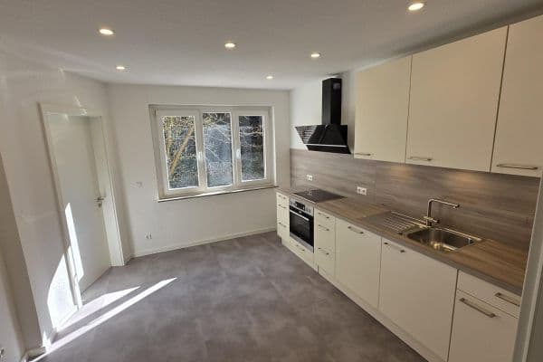 Pronájem bytu 3+1 70 m², Emilienstraße 54, Siegen Pronájem bytu 3+1 70 m², Emilienstraße 54, Siegen