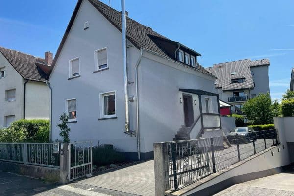 Prodej domu 183 m², pozemek 590 m², Obertshausen Prodej domu 183 m², pozemek 590 m², Obertshausen