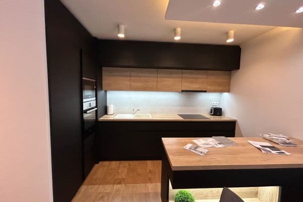 Pronájem bytu 3+1 70 m², Muchovo námestie, Bratislava Pronájem bytu 3+1 70 m², Muchovo námestie, Bratislava