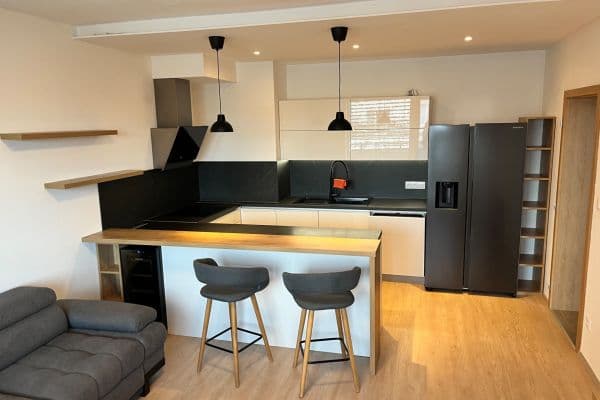 Prodej bytu 2+kk 49 m², Pšeničná, Hostivice Prodej bytu 2+kk 49 m², Pšeničná, Hostivice