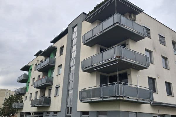 Pronájem bytu 2+kk 59 m², Svatojánská, Hradec Králové Pronájem bytu 2+kk 59 m², Svatojánská, Hradec Králové