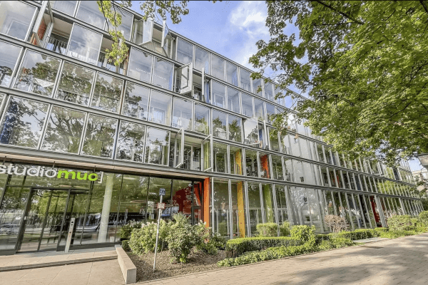 Pronájem bytu 1+1 24 m², studiomuc, München, Bavorsko Pronájem bytu 1+1 24 m², studiomuc, München, Bavorsko