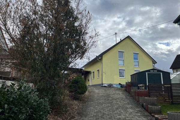 Prodej domu 130 m², pozemek 397 m², Deisslingen Prodej domu 130 m², pozemek 397 m², Deisslingen