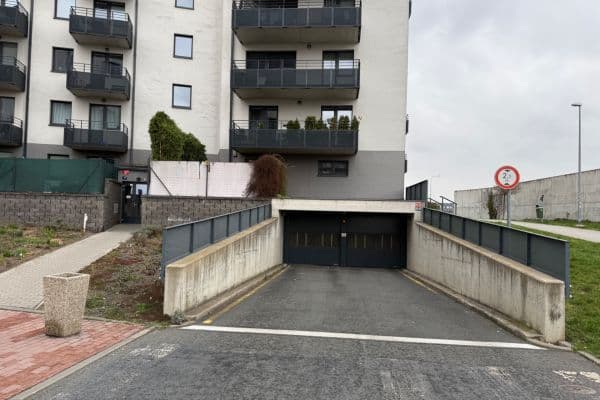 Pronájem garáže 12 m², Praha Pronájem garáže 12 m², Praha