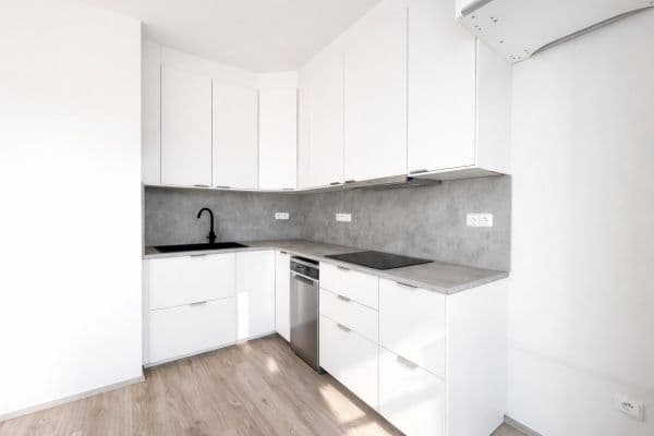 Pronájem bytu 2+kk 45 m², Nádražní, Pronájem bytu 2+kk 45 m², Nádražní,
