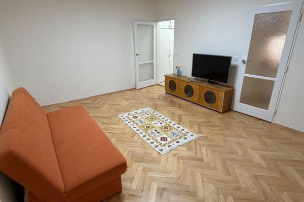Pronájem bytu 2+1 55 m², náměstí Svatopluka Čecha, Praha Pronájem bytu 2+1 55 m², náměstí Svatopluka Čecha, Praha