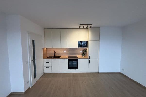 Pronájem bytu 1+kk 34 m², Tupolevova, Praha Pronájem bytu 1+kk 34 m², Tupolevova, Praha