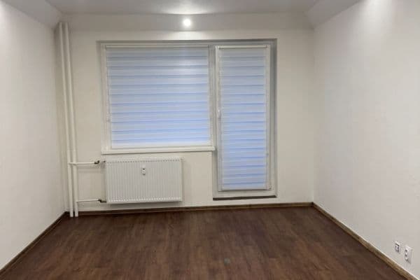 Pronájem bytu 2+1 50 m², Charkovská, Karlovy Vary Pronájem bytu 2+1 50 m², Charkovská, Karlovy Vary