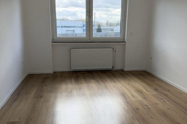 Pronájem bytu 4+1 92 m², Schräpperweg 15, Schwerte Pronájem bytu 4+1 92 m², Schräpperweg 15, Schwerte