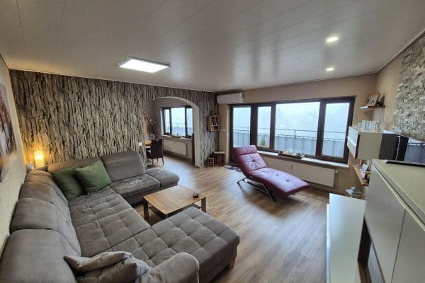 Prodej bytu 5+1 115 m², Karben Prodej bytu 5+1 115 m², Karben