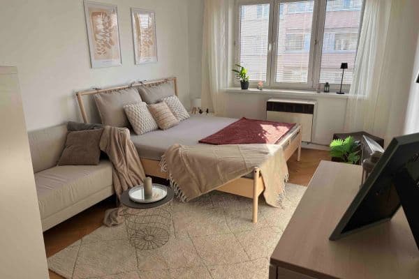 Pronájem bytu 1+kk 21 m², Hartigova, Praha Pronájem bytu 1+kk 21 m², Hartigova, Praha