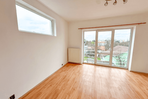Pronájem bytu 3+1 77 m², Okružní, Brno Pronájem bytu 3+1 77 m², Okružní, Brno