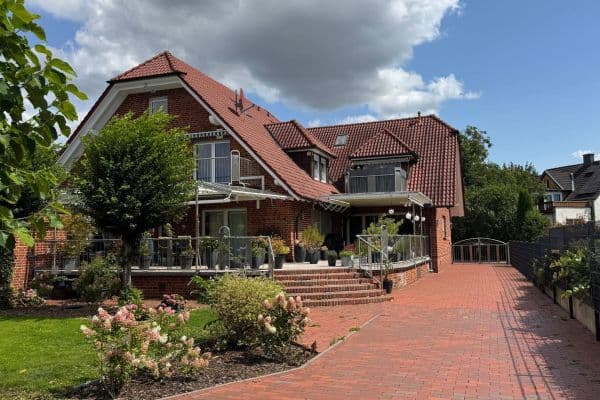 Prodej domu 378 m², pozemek 2.150 m², Rinteln Prodej domu 378 m², pozemek 2.150 m², Rinteln