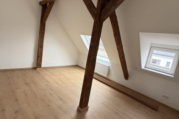 Pronájem bytu 3+1 70 m², Ottostrasse 41, Hildesheim, Dolní Sasko Pronájem bytu 3+1 70 m², Ottostrasse 41, Hildesheim, Dolní Sasko