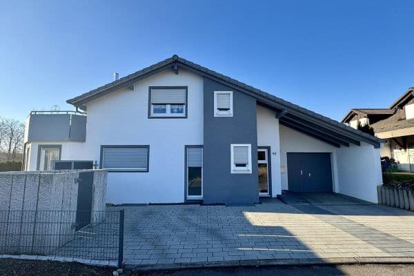 Prodej domu 234 m², pozemek 573 m², Weilheim Teck Prodej domu 234 m², pozemek 573 m², Weilheim Teck