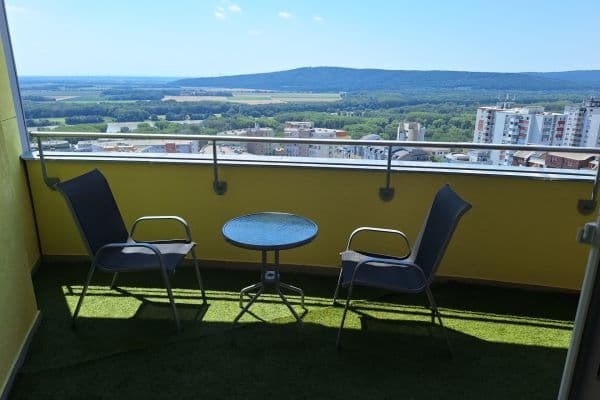 Pronájem bytu 2+1 72 m², Majerníkova, Karlova Ves Pronájem bytu 2+1 72 m², Majerníkova, Karlova Ves