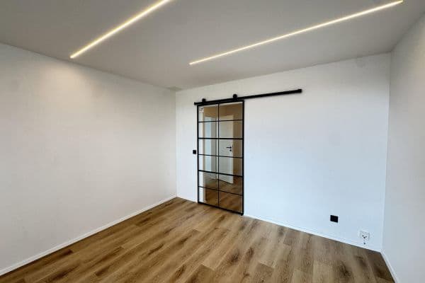 Prodej bytu 3+1 80 m², Mörikestraße 30, Ludwigshafen, Porýní-Falc Prodej bytu 3+1 80 m², Mörikestraße 30, Ludwigshafen, Porýní-Falc
