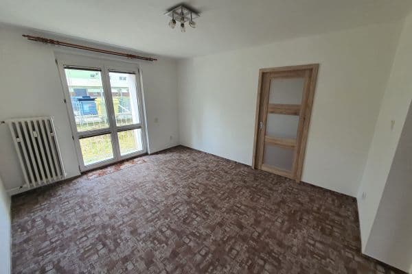 Pronájem bytu 2+1 50 m², Dlouhá, Horní Slavkov Pronájem bytu 2+1 50 m², Dlouhá, Horní Slavkov