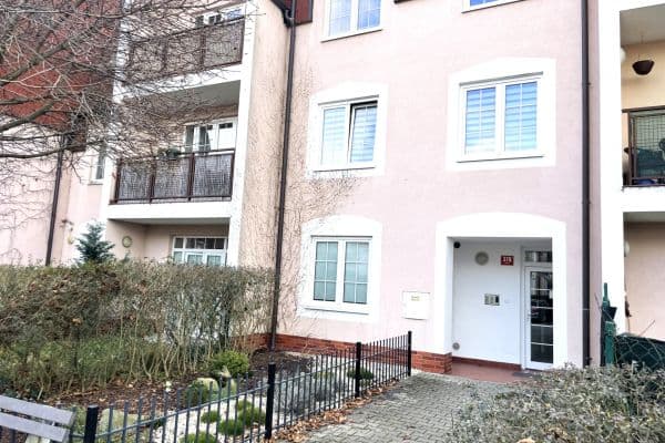 Prodej bytu 1+kk 45 m², Ve Stromkách, Vestec Prodej bytu 1+kk 45 m², Ve Stromkách, Vestec