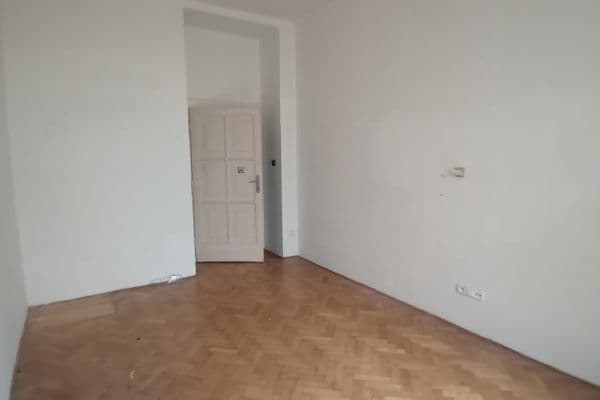 Pronájem nebytového prostoru 41 m², Radhošťská, Praha Pronájem nebytového prostoru 41 m², Radhošťská, Praha