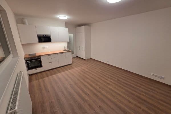 Pronájem bytu 1+kk 33 m², Poděbradská, Praha Pronájem bytu 1+kk 33 m², Poděbradská, Praha