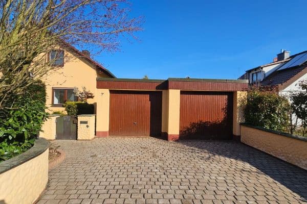 Prodej domu 129 m², pozemek 585 m², Fasanenweg 7, Pyrbaum Prodej domu 129 m², pozemek 585 m², Fasanenweg 7, Pyrbaum